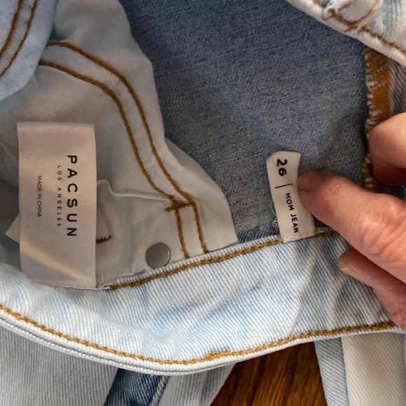 Pacsun mom jean size 26 - Picture 5 of 6